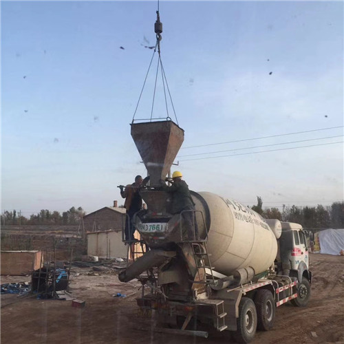 民丰县“精准瞄准”—— 吊车的 “定位导航” 技术